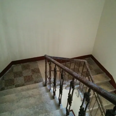 Petrizio Palace زادار