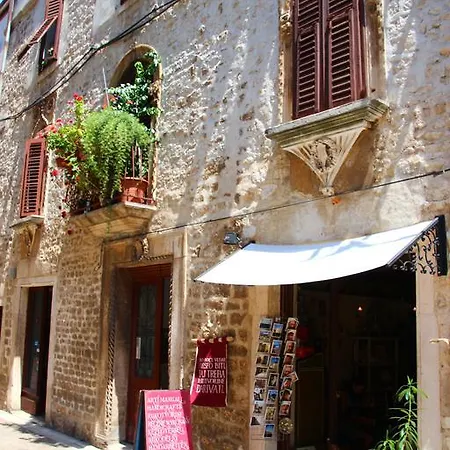 Petrizio Palace ザダル