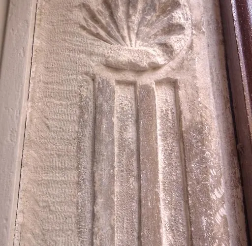 Petrizio Palace *