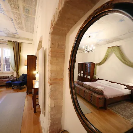 Petrizio Palace زادار